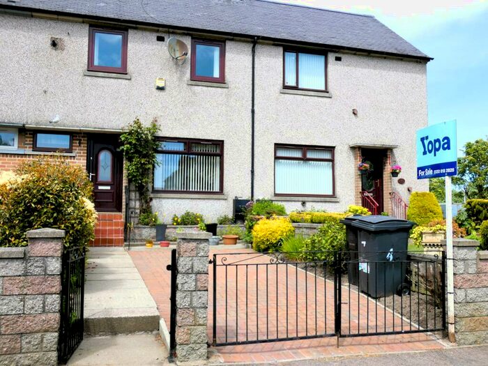 2 Bedroom Terraced House For Sale In Sheddocksley Drive, Aberdeen, AB16