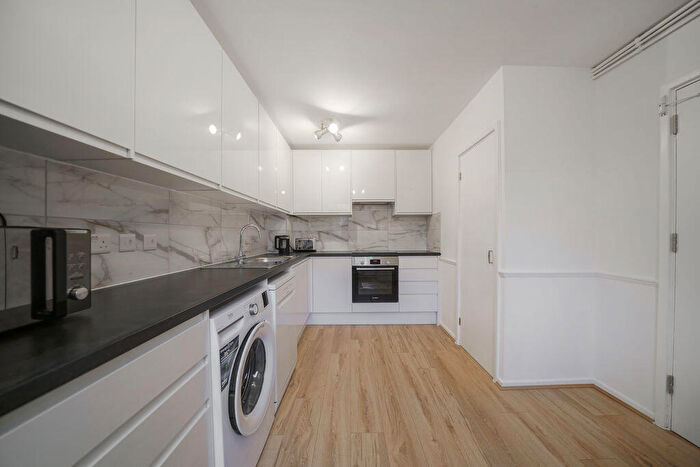 2 Bedroom Maisonette To Rent In Grenville House, Arbery Road, E3