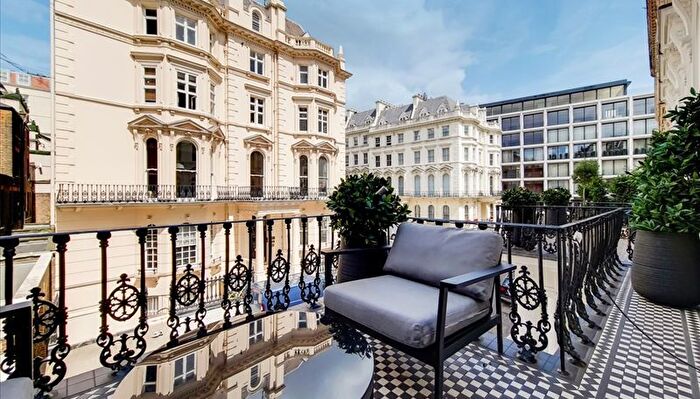 2 Bedroom Flat To Rent In Prince Of Wales Terrace, London, W8