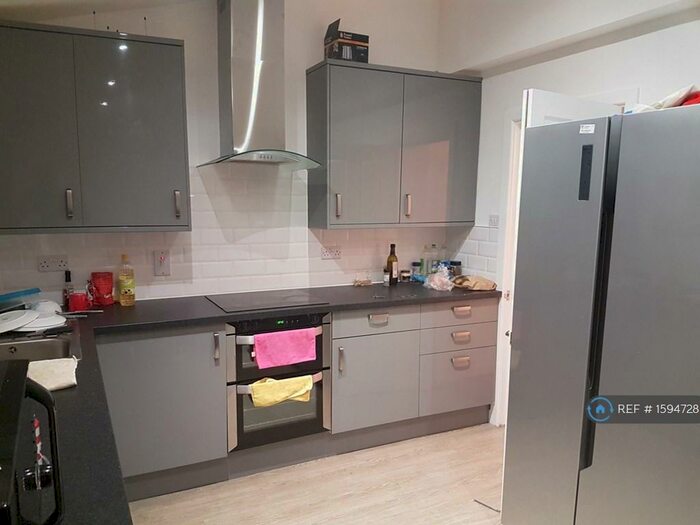 7 Bedroom Semi-Detached House To Rent In Bristol, Bristol, BS7