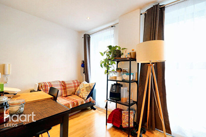 1 Bedroom Apartment For Sale In Skinner Lane, Leeds, LS7