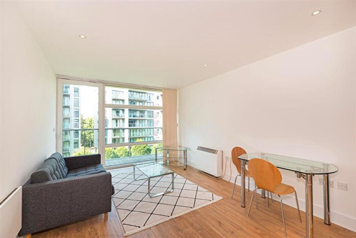 1 Bedroom Flat To Rent In Chelsea Bridge Wharf, Battersea, SW11