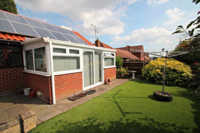 2 Bedroom Detached Bungalow To Rent In Swan Close, Colchester, CO4