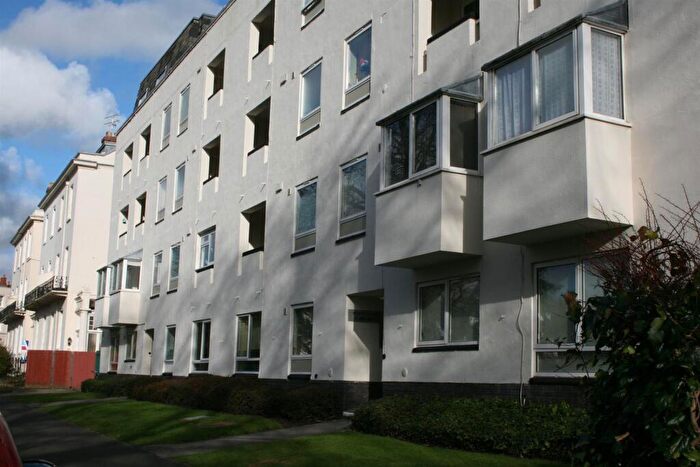 2 Bedroom Flat To Rent In Stuart Court, Leamington Spa, CV32