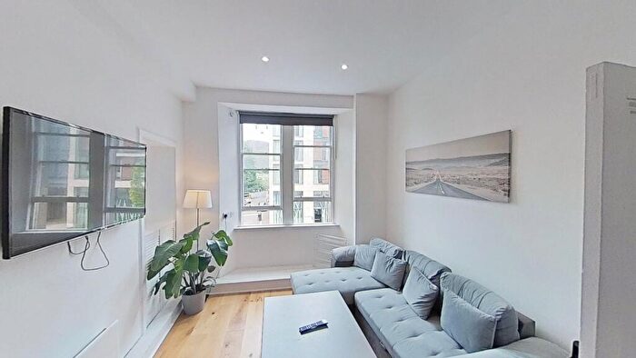 1 Bedroom Flat To Rent In St Leonards Street, Edinburgh, Midlothian, EH8