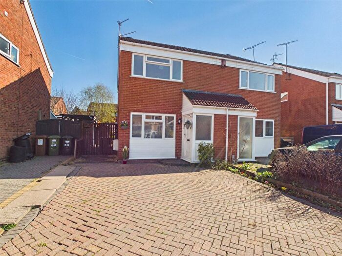 3 Bedroom Semi Detached House For Sale In Helford Close, Worcester, Worcestershire, WR5