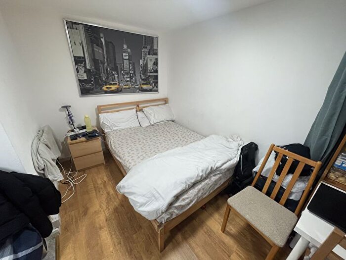 1 Bedroom Flat To Rent In The Greenway, Uxbridge, UB8