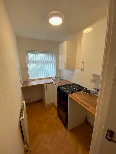 1 Bedroom Flat To Rent In Victoria Street, Southport, Lancashire, PR9