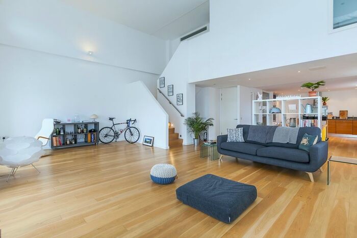 2 Bedroom Flat To Rent In Mumford Mills, Greenwich High Road, London, SE10