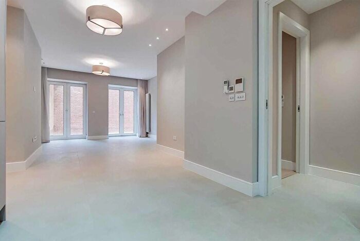 3 Bedroom Apartment To Rent In Fitzjohns Avenue, Hampstead, NW3