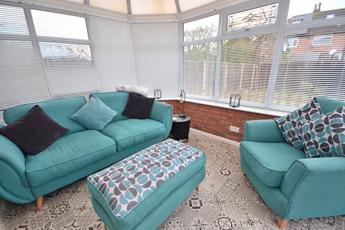 4 Bedroom Semi-Detached House For Sale In Thamesbrook, Hull, HU7