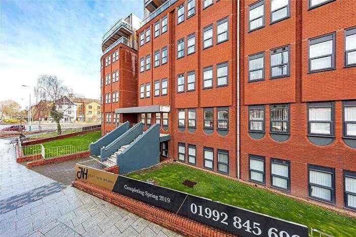 2 Bedroom Apartment To Rent In Mercury Gardens, Romford, RM1