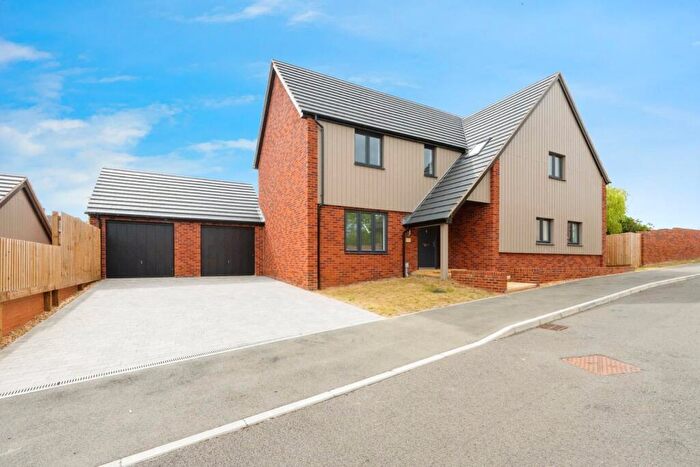 4 Bedroom Detached House For Sale In Jesse Green, Lavendon, Olney, Buckinghamshire, MK46