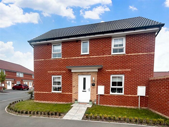 3 Bedroom Detached House To Rent In Farleigh Drive, Harworth, Doncaster, DN11