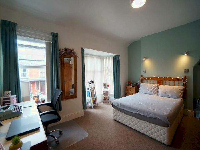 3 Bedroom House To Rent In Orme Road, Bangor, Gwynedd, LL57