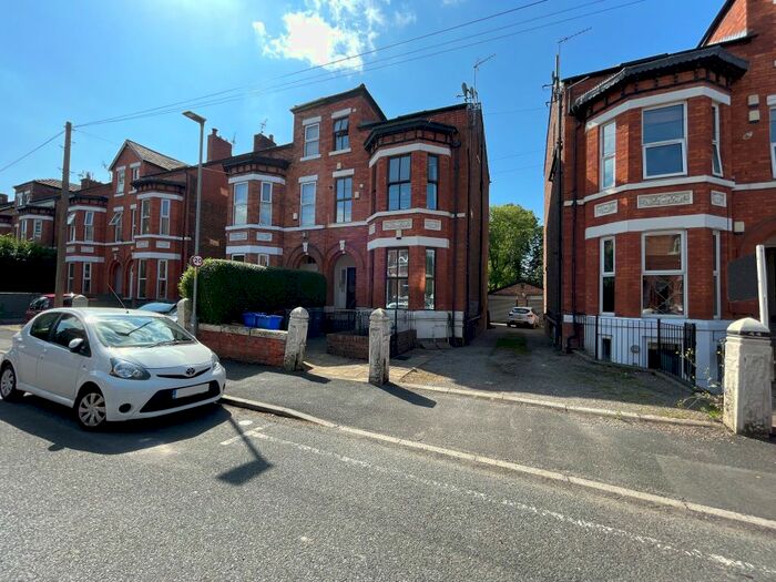 2 Bedroom Flat To Rent In Central Road, Didsbury M20