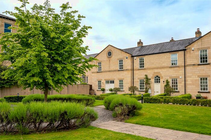 3 Bedroom Semi-Detached House For Sale In Montagu Mews, Wetherby, LS22