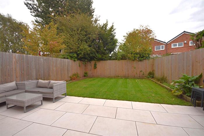 3 Bedroom Semi-Detached House For Sale In Warwick Close, Neston, CH64
