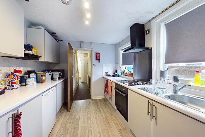 5 Bedroom Terraced House For Sale In Milton Road, Southampton, SO15