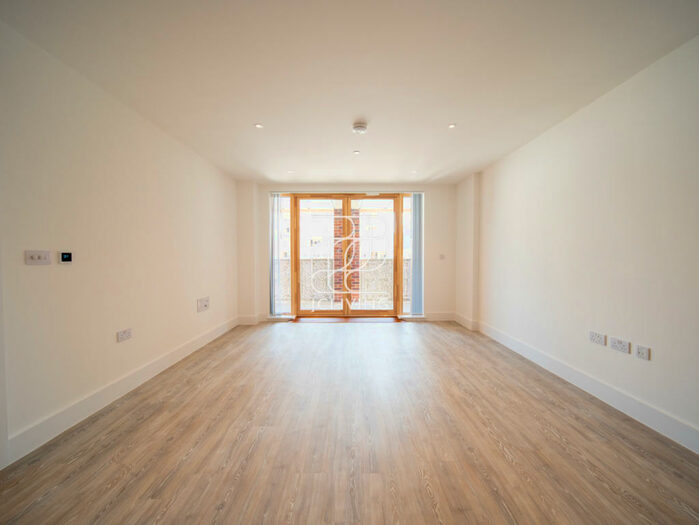 2 Bedroom Flat To Rent In Starling Court, London, SE2