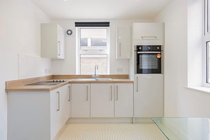 2 Bedroom Flat To Rent In Arden Street, Stratford-Upon-Avon, CV37