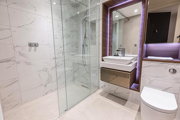 Flat To Rent In Stable Walk, Goodman's Fields, Aldgate, London, E1