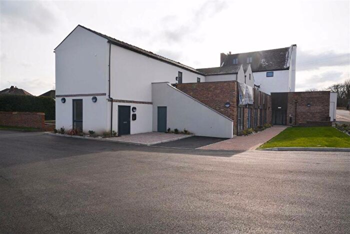 2 Bedroom Flat To Rent In Castle Apartments, Hatton, DE65