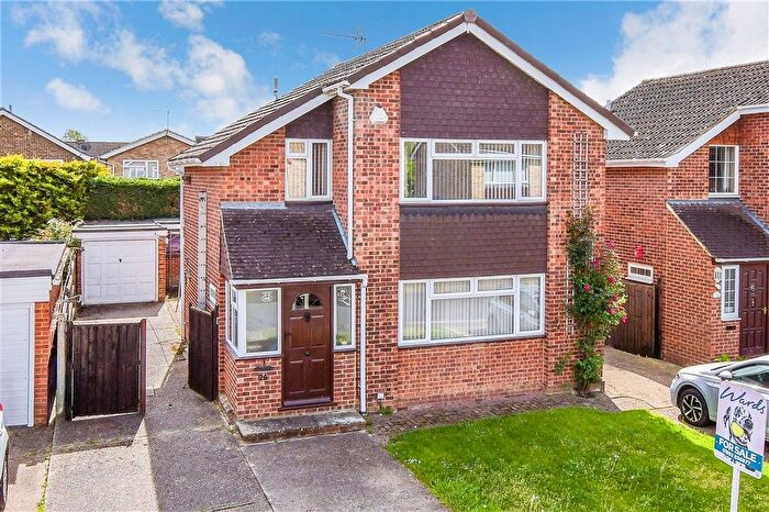 3 Bedroom Detached House For Sale In Eastwell Close, Paddock Wood, Tonbridge, Kent, TN12