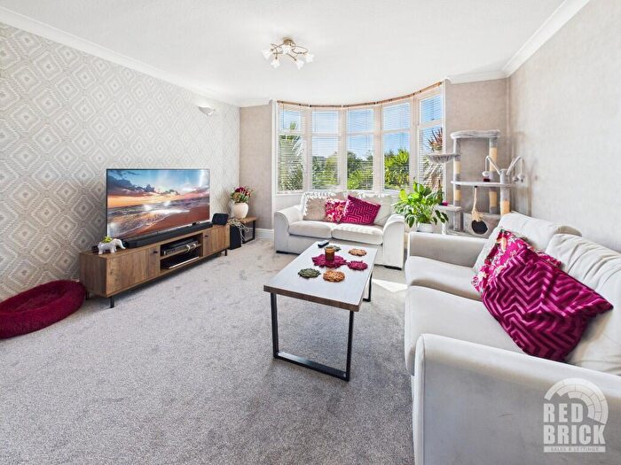 3 Bedroom End Of Terrace House For Sale In Lake View Road, Coventry, West Midlands, CV5