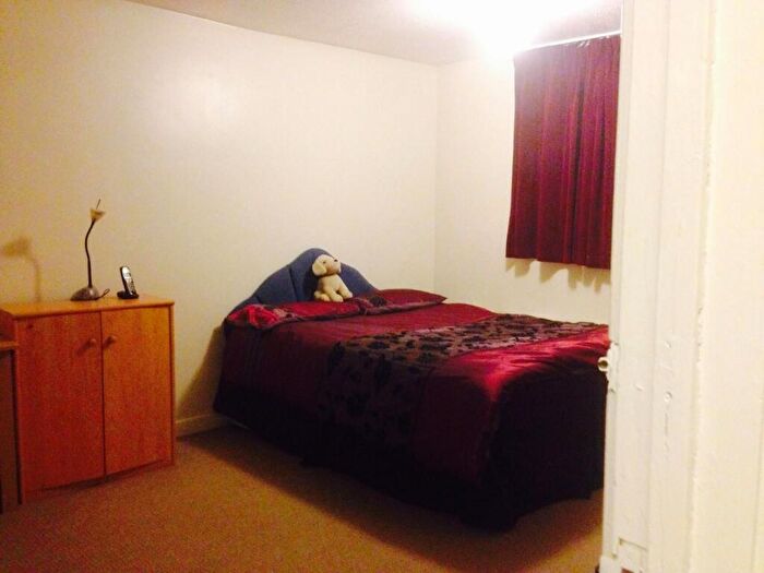 5 Bedroom Flat To Rent In Marston House, Redhill, RH1