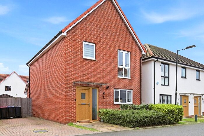 3 Bedroom Detached House For Sale In Kirkham Road, Southend-On-Sea, Essex, SS2