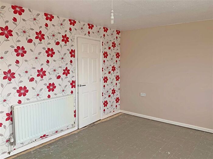 3 Bedroom Terraced House For Sale In Melrose Road, Yeovil, BA21