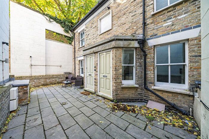 2 Bedroom Terraced House To Rent In Old Dairy Mews, London, SW4