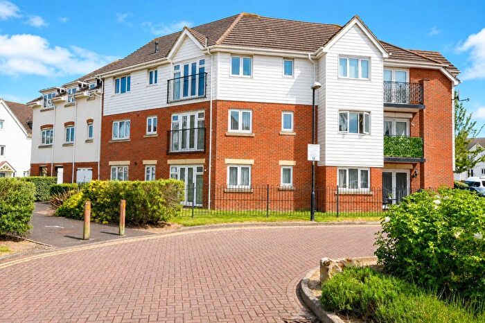 1 Bedroom Flat For Sale In Ingram Close, Aylesford, ME20