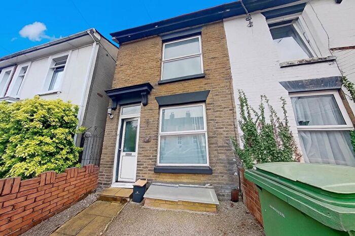 2 Bedroom End Of Terrace House For Sale In Bower Street, Maidstone, ME16