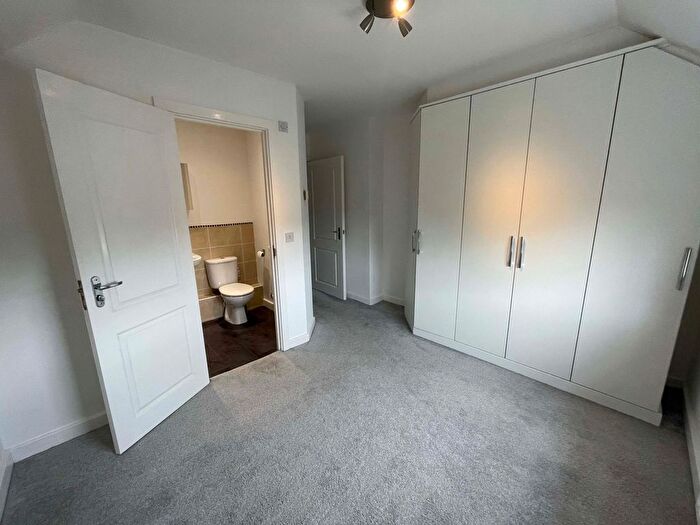 2 Bedroom Flat For Sale In Cruickshank Drive, Wendover, HP22