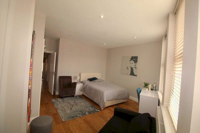 Studio To Rent In Finchley Road, London, NW3