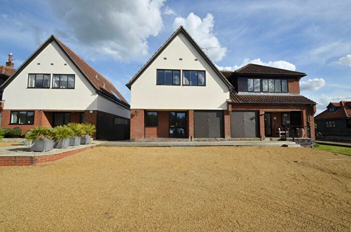 4 Bedroom Semi-Detached House To Rent In Racing Reach, Horning, NR12