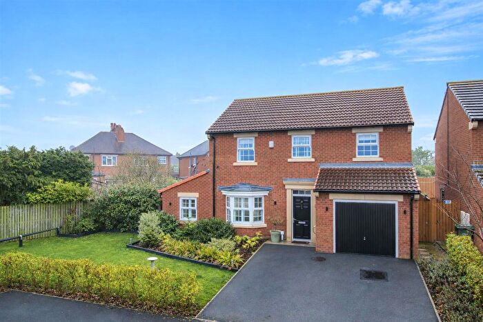 4 Bedroom Detached House For Sale In Leafield Drive, Wrenthorpe, Wakefield, WF2