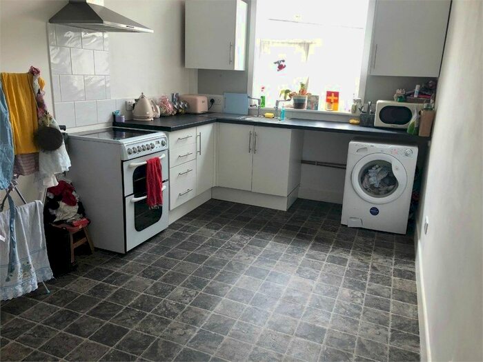 2 Bedroom Maisonette To Rent In Barrack Road, Christchurch, BH23