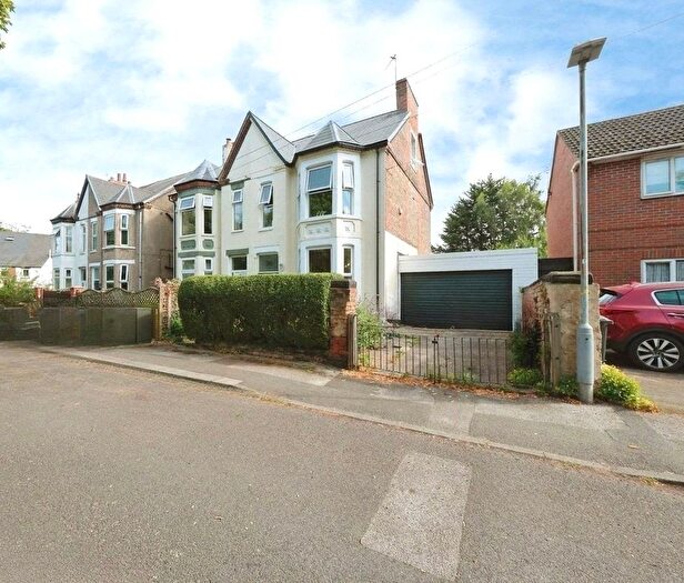 4 Bedroom Semi-Detached House For Sale In Balmoral Road, Nottingham, Nottinghamshire, NG4