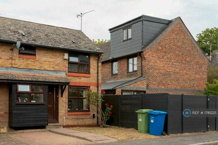 1 Bedroom Terraced House To Rent In Kinburn Street, London, SE16