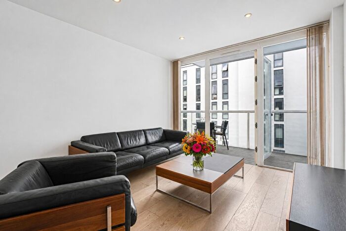 1 Bedroom Flat To Rent In Worcester Point, Central Street, EC1V