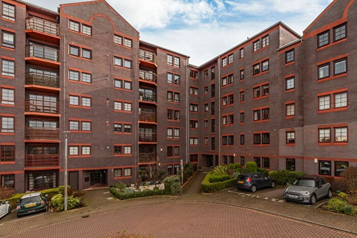 2 Bedroom Flat For Sale In / Orchard Brae Avenue, Edinburgh, EH4