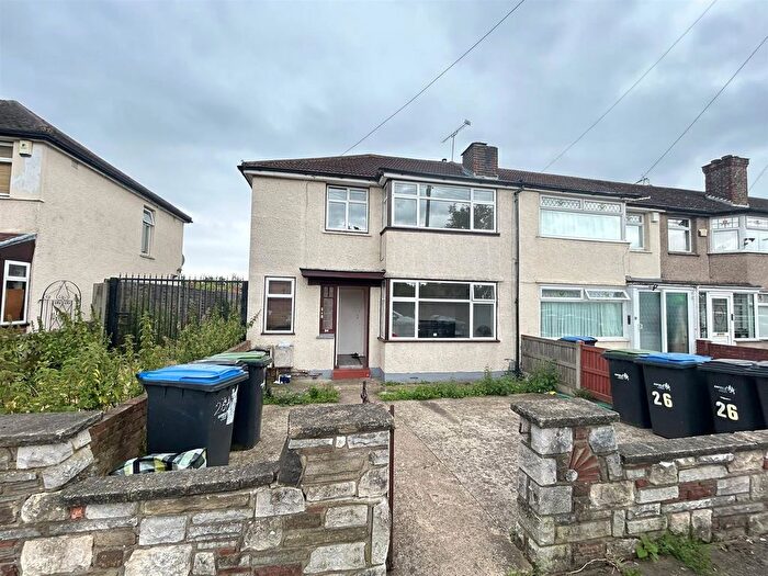 2 Bedroom Flat To Rent In Cambourne Avenue, London, N9