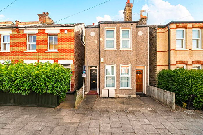1 Bedroom Maisonette For Sale In Bromley Crescent, Bromley, BR2