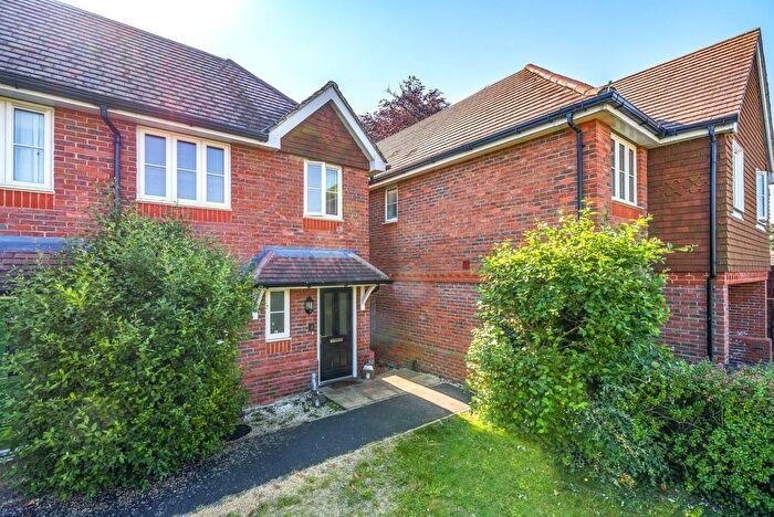 3 Bedroom End Terrace House For Sale In Marsh Close, Addlestone, KT15