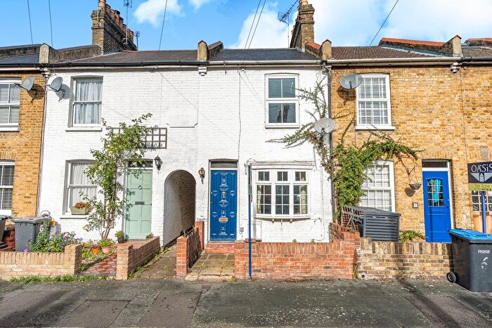 2 Bedroom Terraced House For Sale In Cumberland Street, Staines-Upon-Thames, TW18