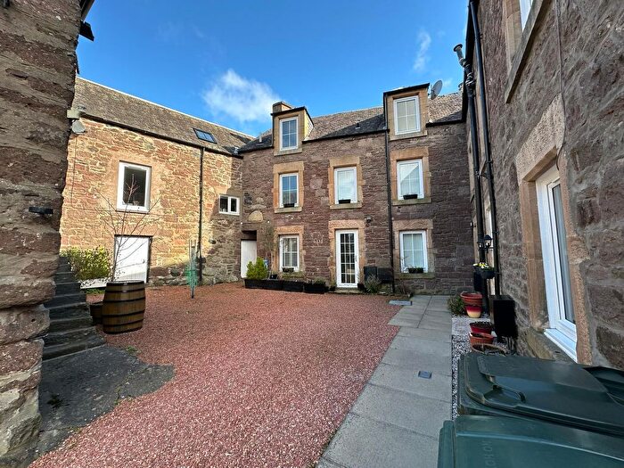 3 Bedroom Town House To Rent In Academy Road, Crieff, PH7