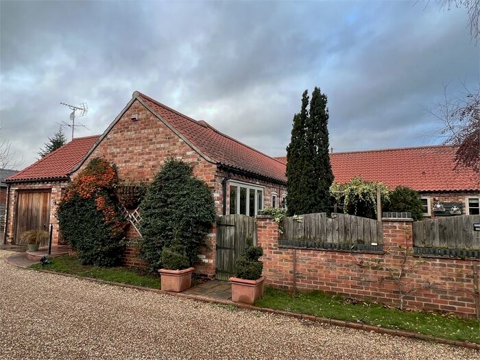 3 Bedroom Barn Conversion For Sale In The Chestnuts, Cotham, Newark, Nottinghamshire., NG23